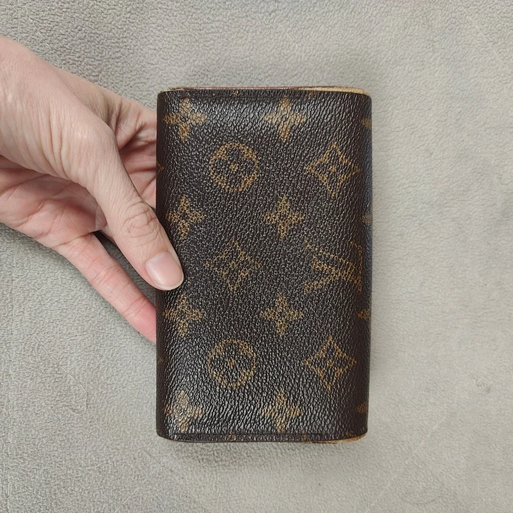 Louis Vuitton Monogram Tresor Wallet Brown Womens Bifold‎ Luxury Pre-owned FLAWS